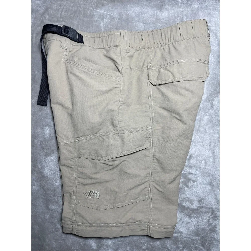 The North Face Cargo Shorts Men's Size Medium Beige Tan Hiking with Belt